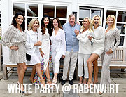 ‚White Party‘ am 15.07.2021 im Rabenwirt in Pullach - prominente Gäste feierten ‚ganz in weiß‘ (©Foto: Agentur Schneider-Press/ W.Breiteneicher)